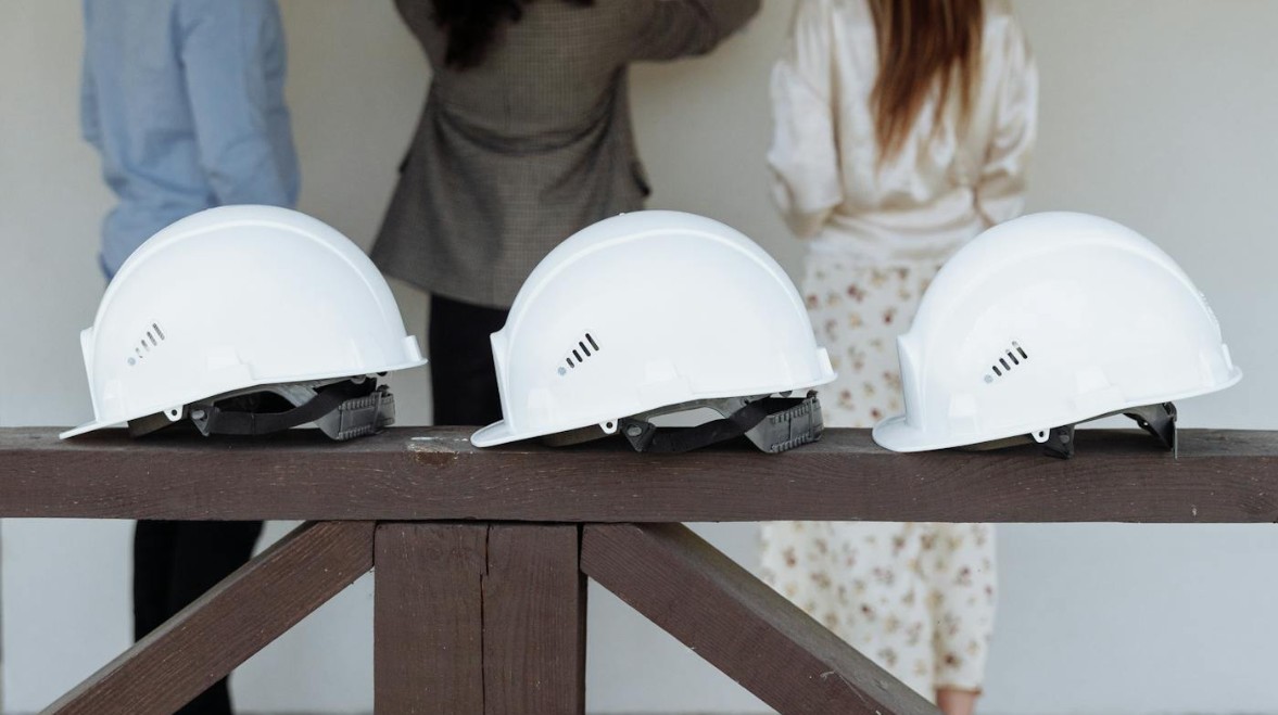 Contractors on Fontana Fixtures