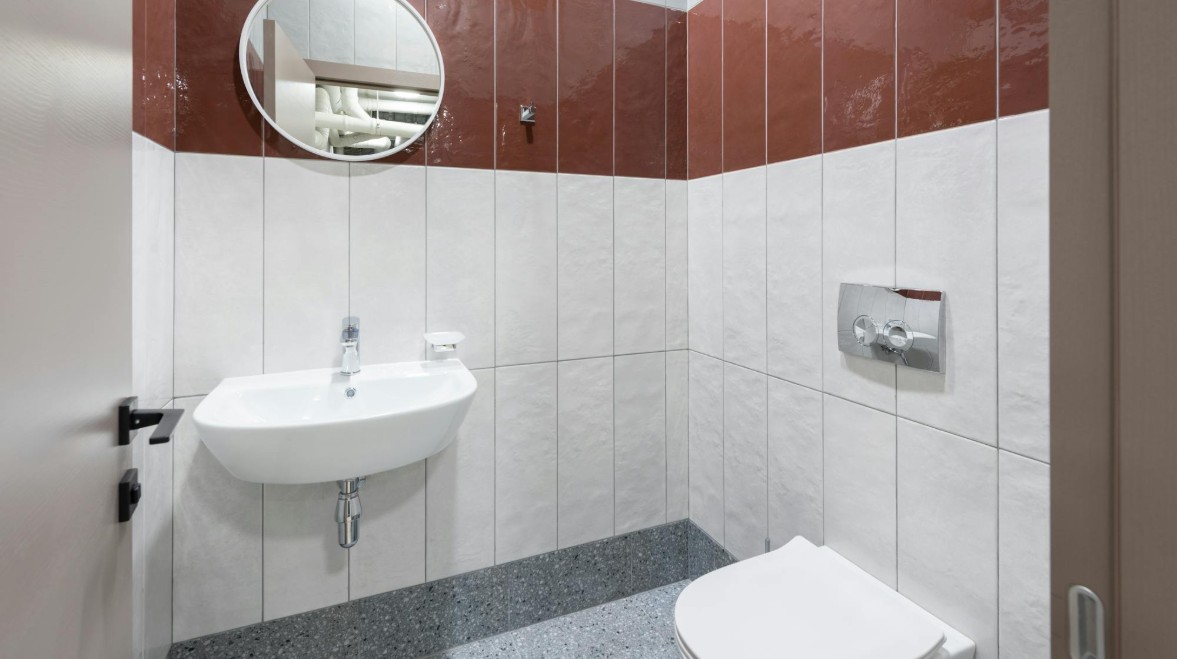 Performance Evaluation of Commercial Toilet Faucets: Flow Rate, Sensor Sensitivity, and Power Use